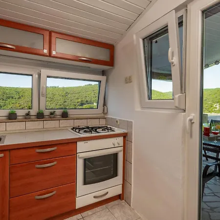 2 Bedroom In דירה *